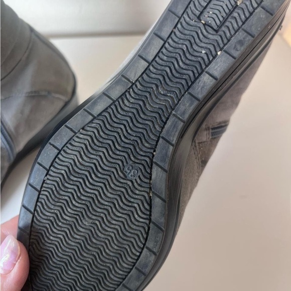 Roberto Cavalli Gray and Brown Lace Up Boots with Suede Finish - Picture 4 of 8